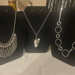 Elegant necklace lot